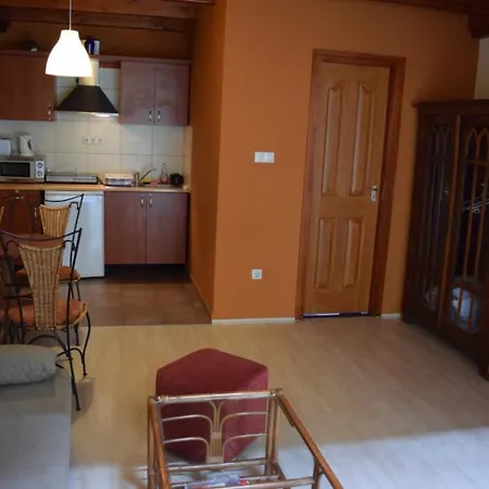 Apartment- Andrew 2 Apartman